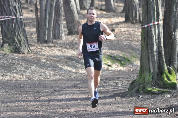 Zdjęcie w galerii na portalu naszraciborz.pl: Raciborzanie Tomasz Marcinek i Anna Szyjka wygrali V Bieg Twardziela wiadomości z regionu