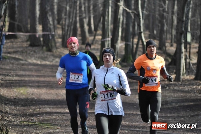 Zdjęcie w galerii na portalu naszraciborz.pl: Raciborzanie Tomasz Marcinek i Anna Szyjka wygrali V Bieg Twardziela wiadomości z regionu