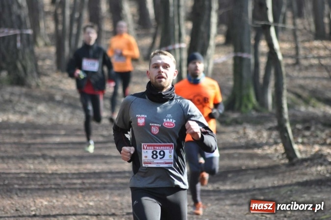 Zdjęcie w galerii na portalu naszraciborz.pl: Raciborzanie Tomasz Marcinek i Anna Szyjka wygrali V Bieg Twardziela wiadomości z regionu