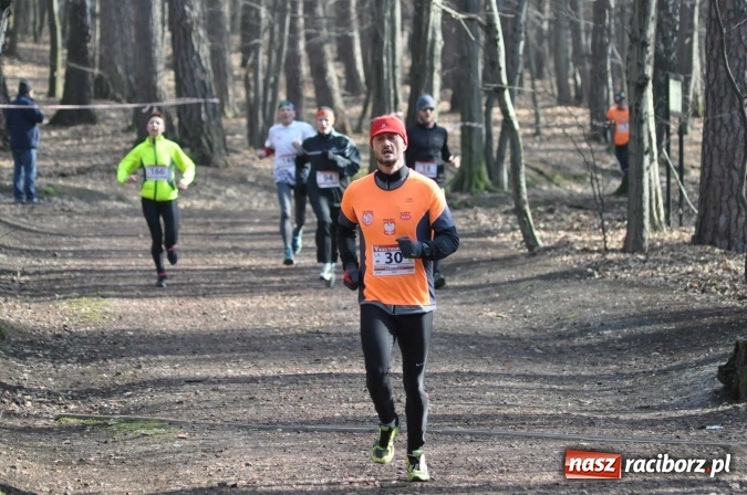 Zdjęcie w galerii na portalu naszraciborz.pl: Raciborzanie Tomasz Marcinek i Anna Szyjka wygrali V Bieg Twardziela wiadomości z regionu