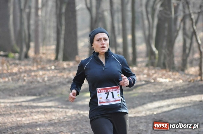 Zdjęcie w galerii na portalu naszraciborz.pl: Raciborzanie Tomasz Marcinek i Anna Szyjka wygrali V Bieg Twardziela wiadomości z regionu
