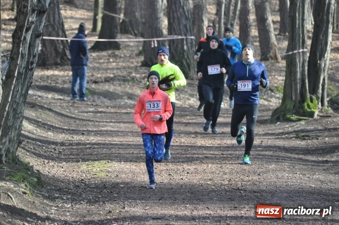 Zdjęcie w galerii na portalu naszraciborz.pl: Raciborzanie Tomasz Marcinek i Anna Szyjka wygrali V Bieg Twardziela wiadomości z regionu
