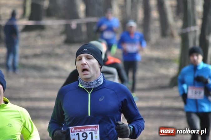 Zdjęcie w galerii na portalu naszraciborz.pl: Raciborzanie Tomasz Marcinek i Anna Szyjka wygrali V Bieg Twardziela wiadomości z regionu