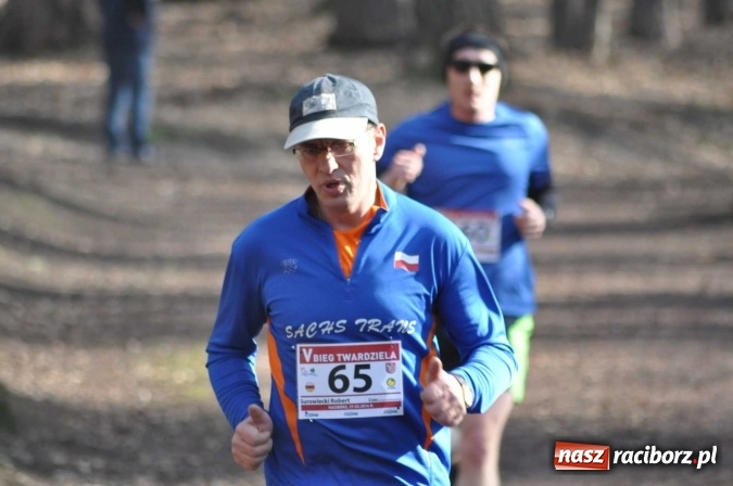 Zdjęcie w galerii na portalu naszraciborz.pl: Raciborzanie Tomasz Marcinek i Anna Szyjka wygrali V Bieg Twardziela wiadomości z regionu