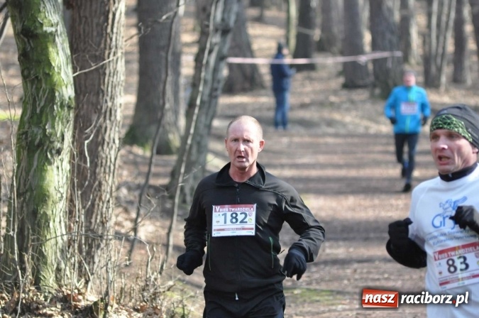 Zdjęcie w galerii na portalu naszraciborz.pl: Raciborzanie Tomasz Marcinek i Anna Szyjka wygrali V Bieg Twardziela wiadomości z regionu