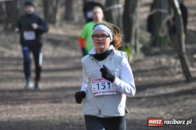 Zdjęcie w galerii na portalu naszraciborz.pl: Raciborzanie Tomasz Marcinek i Anna Szyjka wygrali V Bieg Twardziela wiadomości z regionu