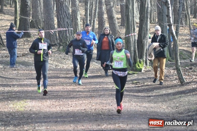 Zdjęcie w galerii na portalu naszraciborz.pl: Raciborzanie Tomasz Marcinek i Anna Szyjka wygrali V Bieg Twardziela wiadomości z regionu