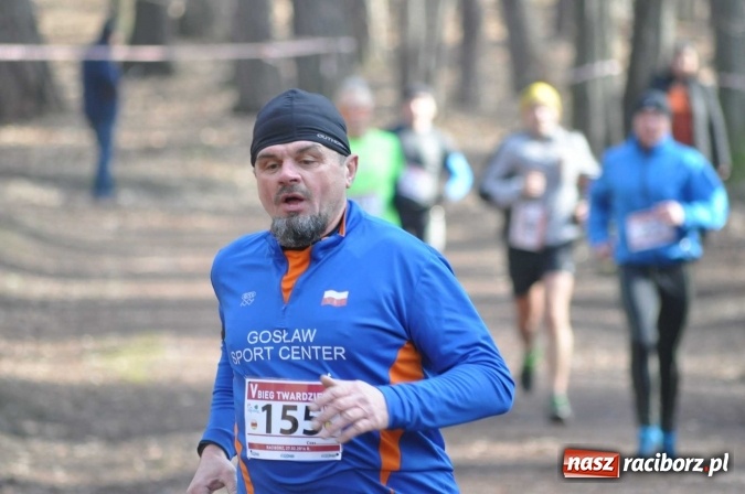Zdjęcie w galerii na portalu naszraciborz.pl: Raciborzanie Tomasz Marcinek i Anna Szyjka wygrali V Bieg Twardziela wiadomości z regionu