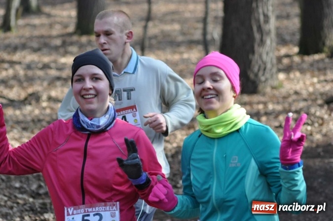 Zdjęcie w galerii na portalu naszraciborz.pl: Raciborzanie Tomasz Marcinek i Anna Szyjka wygrali V Bieg Twardziela wiadomości z regionu