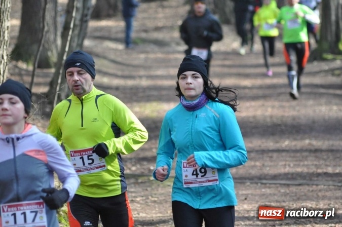 Zdjęcie w galerii na portalu naszraciborz.pl: Raciborzanie Tomasz Marcinek i Anna Szyjka wygrali V Bieg Twardziela wiadomości z regionu
