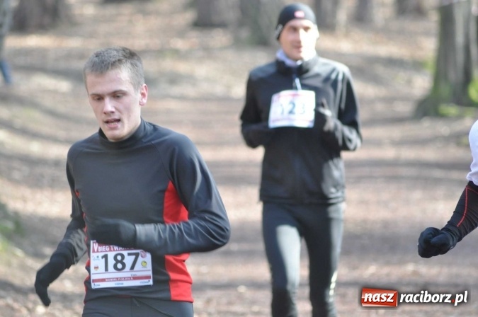 Zdjęcie w galerii na portalu naszraciborz.pl: Raciborzanie Tomasz Marcinek i Anna Szyjka wygrali V Bieg Twardziela wiadomości z regionu
