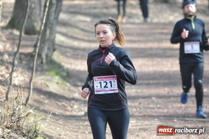 Zdjęcie w galerii na portalu naszraciborz.pl: Raciborzanie Tomasz Marcinek i Anna Szyjka wygrali V Bieg Twardziela wiadomości z regionu