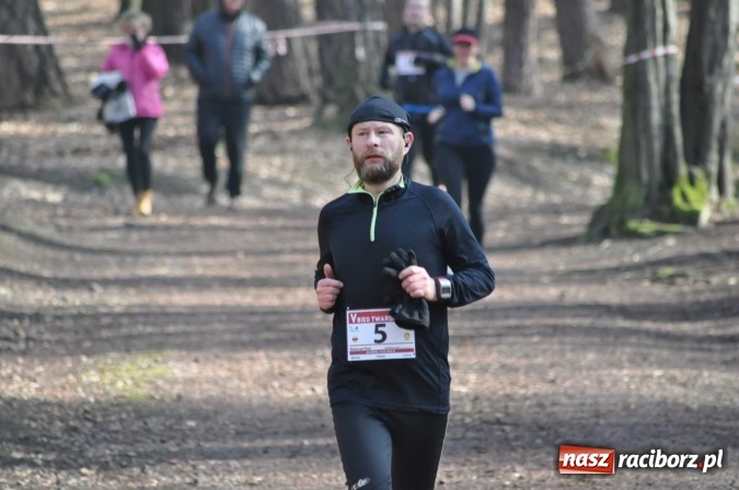Zdjęcie w galerii na portalu naszraciborz.pl: Raciborzanie Tomasz Marcinek i Anna Szyjka wygrali V Bieg Twardziela wiadomości z regionu