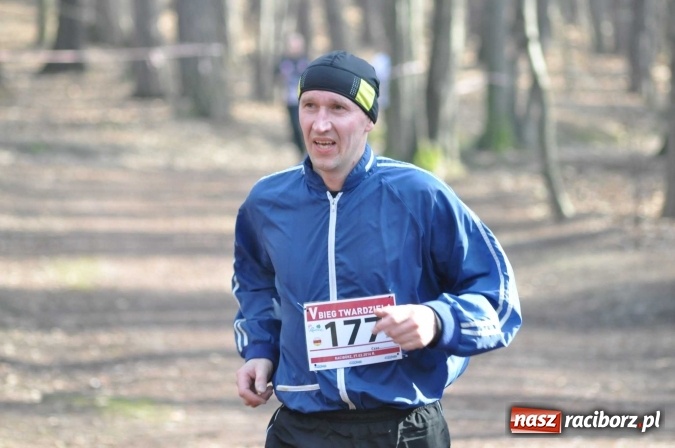 Zdjęcie w galerii na portalu naszraciborz.pl: Raciborzanie Tomasz Marcinek i Anna Szyjka wygrali V Bieg Twardziela wiadomości z regionu