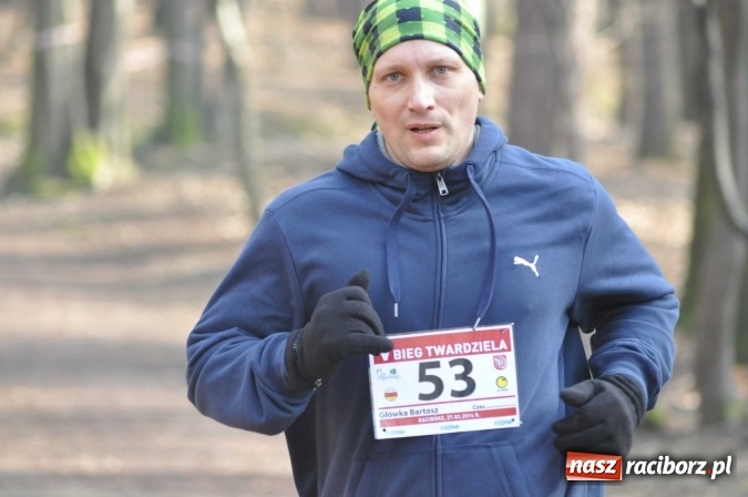 Zdjęcie w galerii na portalu naszraciborz.pl: Raciborzanie Tomasz Marcinek i Anna Szyjka wygrali V Bieg Twardziela wiadomości z regionu