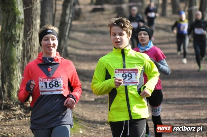 Zdjęcie w galerii na portalu naszraciborz.pl: Raciborzanie Tomasz Marcinek i Anna Szyjka wygrali V Bieg Twardziela wiadomości z regionu