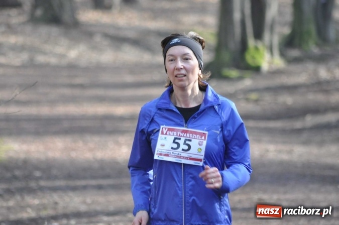 Zdjęcie w galerii na portalu naszraciborz.pl: Raciborzanie Tomasz Marcinek i Anna Szyjka wygrali V Bieg Twardziela wiadomości z regionu
