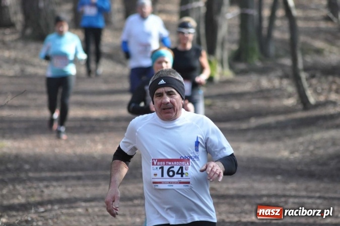Zdjęcie w galerii na portalu naszraciborz.pl: Raciborzanie Tomasz Marcinek i Anna Szyjka wygrali V Bieg Twardziela wiadomości z regionu