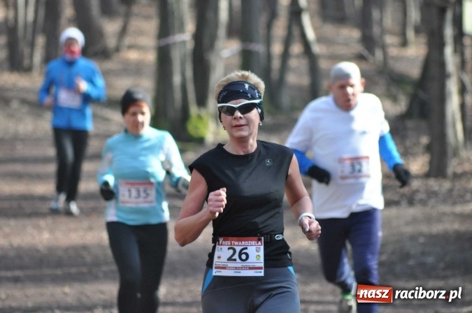 Zdjęcie w galerii na portalu naszraciborz.pl: Raciborzanie Tomasz Marcinek i Anna Szyjka wygrali V Bieg Twardziela wiadomości z regionu
