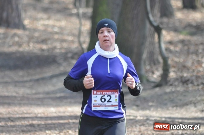 Zdjęcie w galerii na portalu naszraciborz.pl: Raciborzanie Tomasz Marcinek i Anna Szyjka wygrali V Bieg Twardziela wiadomości z regionu