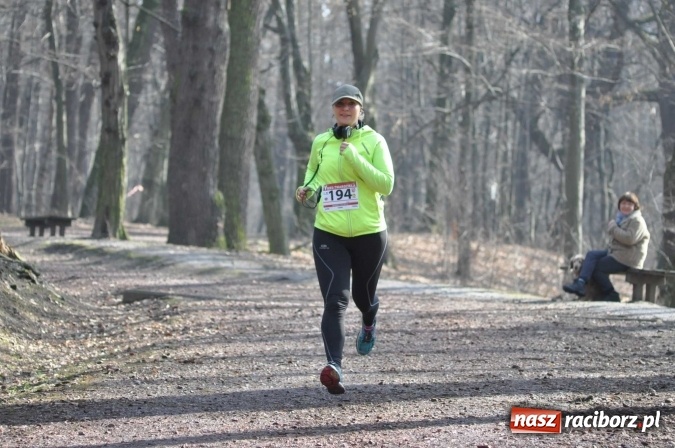Zdjęcie w galerii na portalu naszraciborz.pl: Raciborzanie Tomasz Marcinek i Anna Szyjka wygrali V Bieg Twardziela wiadomości z regionu
