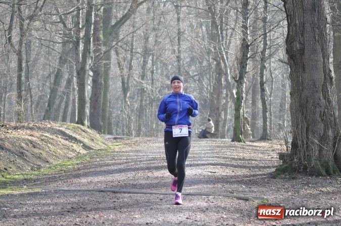 Zdjęcie w galerii na portalu naszraciborz.pl: Raciborzanie Tomasz Marcinek i Anna Szyjka wygrali V Bieg Twardziela wiadomości z regionu