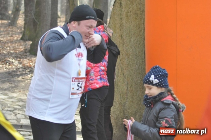Zdjęcie w galerii na portalu naszraciborz.pl: Raciborzanie Tomasz Marcinek i Anna Szyjka wygrali V Bieg Twardziela wiadomości z regionu