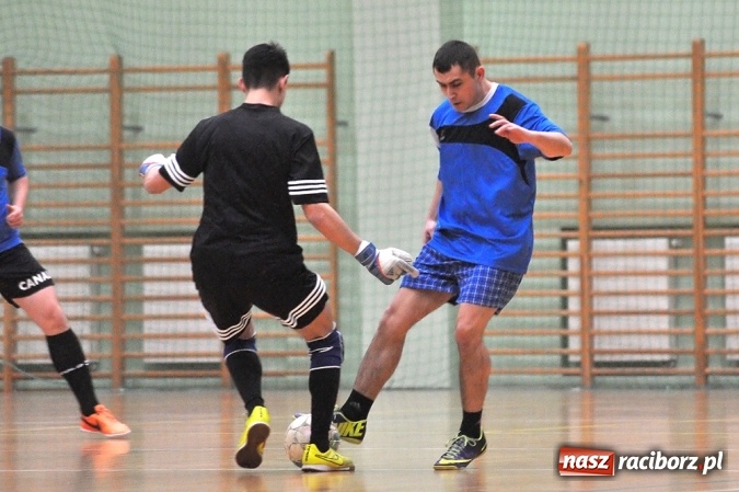 Zdjęcie w galerii na portalu naszraciborz.pl: Zakończenie Halowej Ligi Piłki Nożnej  wiadomości z regionu