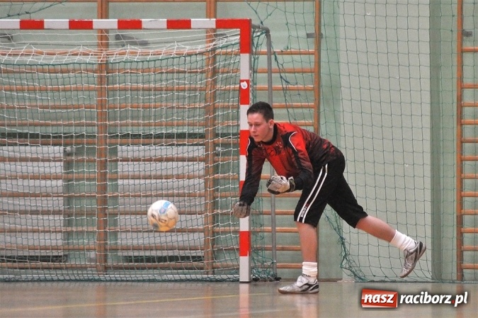 Zdjęcie w galerii na portalu naszraciborz.pl: Zakończenie Halowej Ligi Piłki Nożnej  wiadomości z regionu