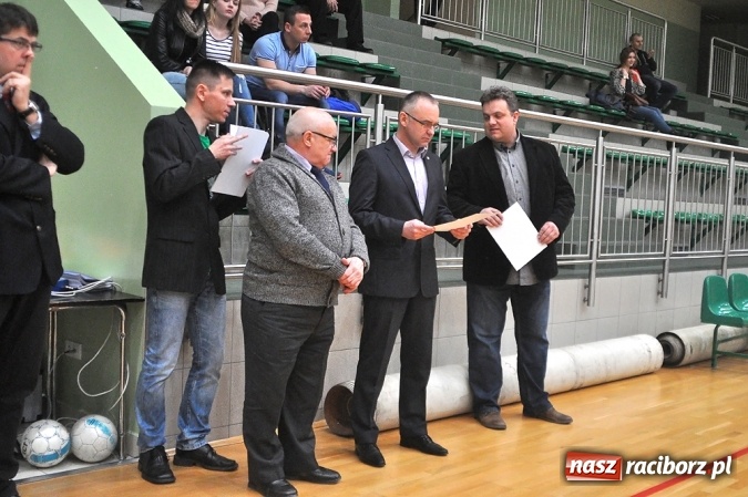 Zdjęcie w galerii na portalu naszraciborz.pl: Zakończenie Halowej Ligi Piłki Nożnej  wiadomości z regionu