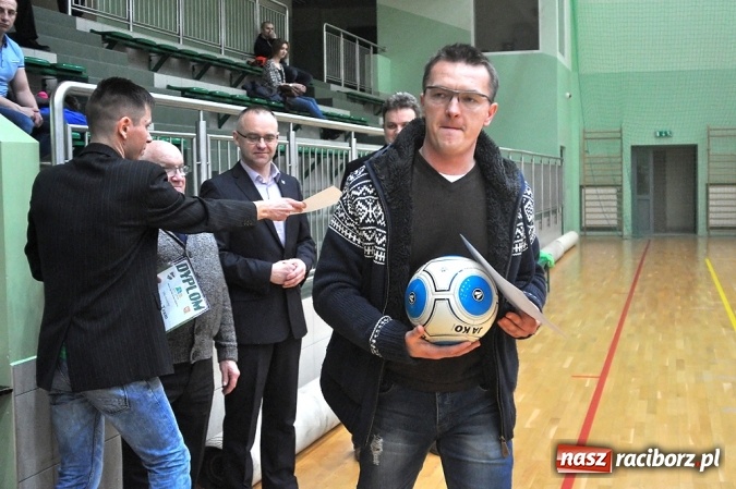 Zdjęcie w galerii na portalu naszraciborz.pl: Zakończenie Halowej Ligi Piłki Nożnej  wiadomości z regionu