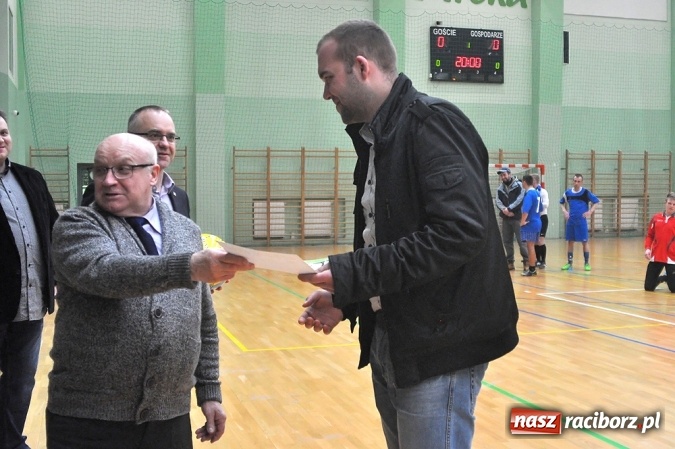 Zdjęcie w galerii na portalu naszraciborz.pl: Zakończenie Halowej Ligi Piłki Nożnej  wiadomości z regionu