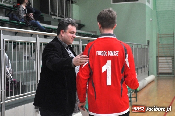 Zdjęcie w galerii na portalu naszraciborz.pl: Zakończenie Halowej Ligi Piłki Nożnej  wiadomości z regionu