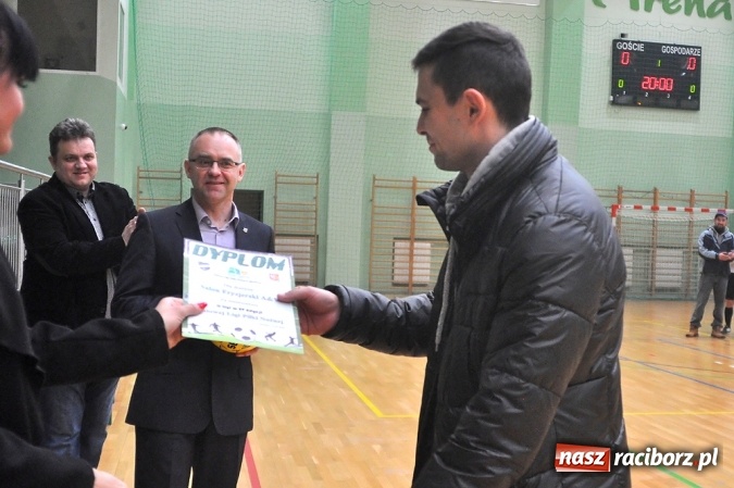 Zdjęcie w galerii na portalu naszraciborz.pl: Zakończenie Halowej Ligi Piłki Nożnej  wiadomości z regionu