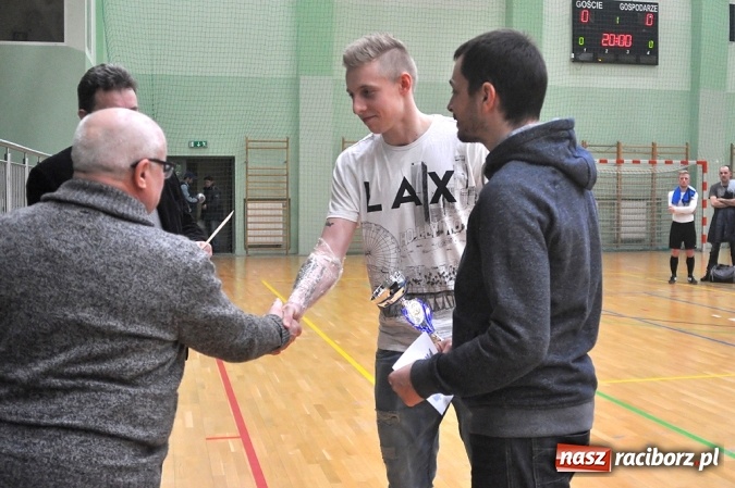 Zdjęcie w galerii na portalu naszraciborz.pl: Zakończenie Halowej Ligi Piłki Nożnej  wiadomości z regionu