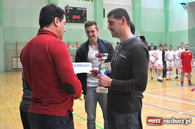 Zdjęcie w galerii na portalu naszraciborz.pl: Zakończenie Halowej Ligi Piłki Nożnej  wiadomości z regionu