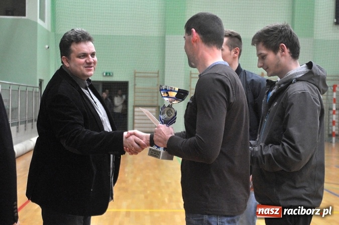 Zdjęcie w galerii na portalu naszraciborz.pl: Zakończenie Halowej Ligi Piłki Nożnej  wiadomości z regionu