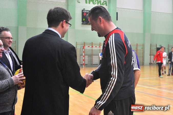 Zdjęcie w galerii na portalu naszraciborz.pl: Zakończenie Halowej Ligi Piłki Nożnej  wiadomości z regionu