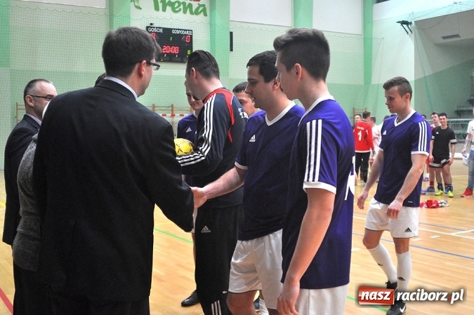 Zdjęcie w galerii na portalu naszraciborz.pl: Zakończenie Halowej Ligi Piłki Nożnej  wiadomości z regionu