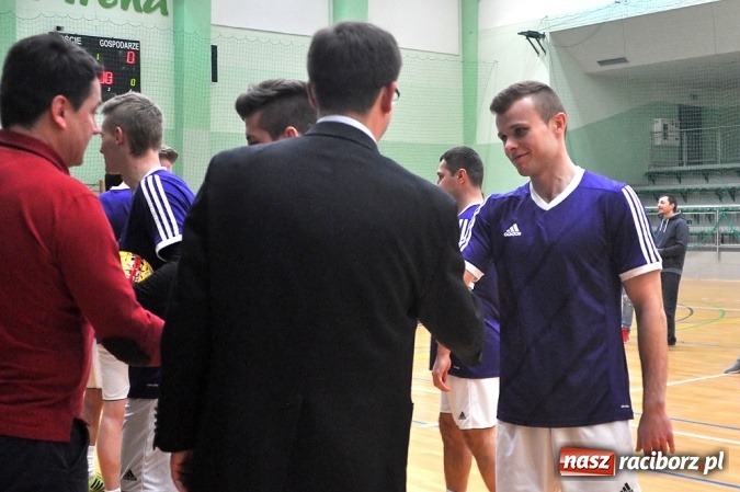 Zdjęcie w galerii na portalu naszraciborz.pl: Zakończenie Halowej Ligi Piłki Nożnej  wiadomości z regionu