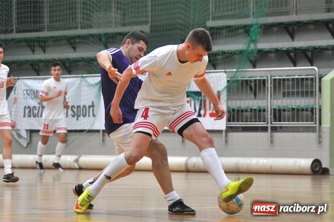 Zdjęcie w galerii na portalu naszraciborz.pl: Zakończenie Halowej Ligi Piłki Nożnej  wiadomości z regionu