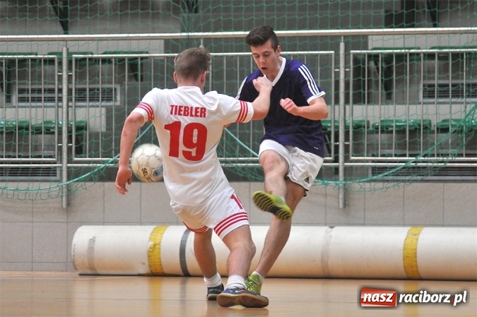 Zdjęcie w galerii na portalu naszraciborz.pl: Zakończenie Halowej Ligi Piłki Nożnej  wiadomości z regionu