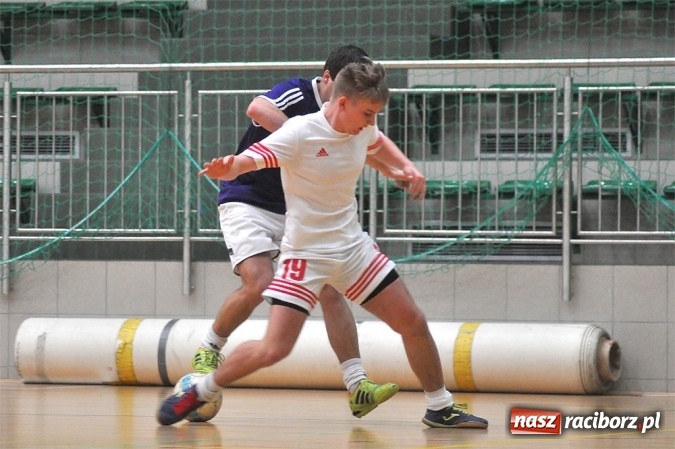 Zdjęcie w galerii na portalu naszraciborz.pl: Zakończenie Halowej Ligi Piłki Nożnej  wiadomości z regionu