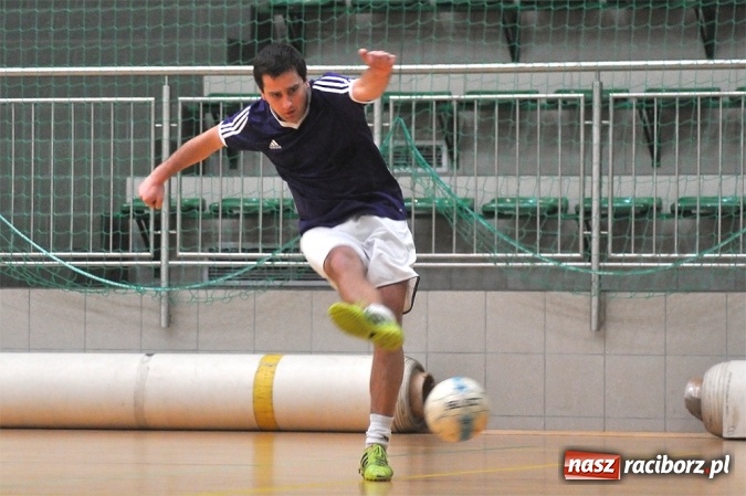 Zdjęcie w galerii na portalu naszraciborz.pl: Zakończenie Halowej Ligi Piłki Nożnej  wiadomości z regionu