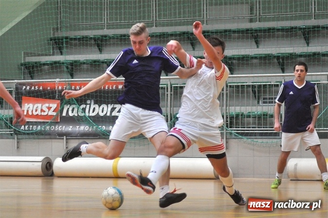 Zdjęcie w galerii na portalu naszraciborz.pl: Zakończenie Halowej Ligi Piłki Nożnej  wiadomości z regionu