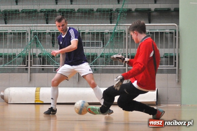 Zdjęcie w galerii na portalu naszraciborz.pl: Zakończenie Halowej Ligi Piłki Nożnej  wiadomości z regionu