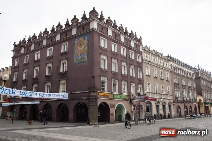 Zdjęcie w galerii na portalu naszraciborz.pl: Ratujmy piękne raciborskie mozaiki. Apel naszego portalu wysłuchany wiadomości z regionu