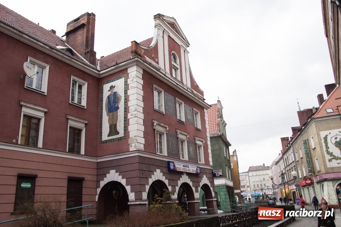 Zdjęcie w galerii na portalu naszraciborz.pl: Ratujmy piękne raciborskie mozaiki. Apel naszego portalu wysłuchany wiadomości z regionu