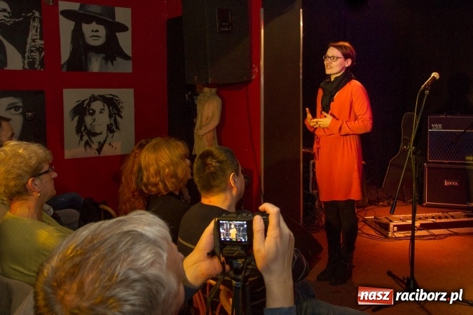 Zdjęcie w galerii na portalu naszraciborz.pl: Grażyna Łobaszewska - 40 lat na scenie, dziś na Końcu Świata w Raciborzu wiadomości z regionu