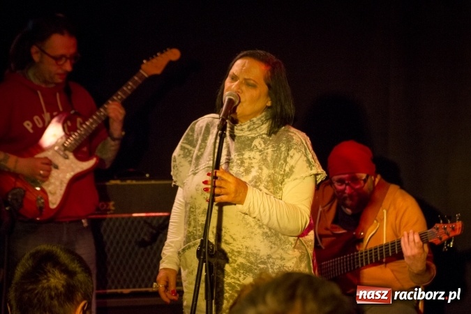 Zdjęcie w galerii na portalu naszraciborz.pl: Grażyna Łobaszewska - 40 lat na scenie, dziś na Końcu Świata w Raciborzu wiadomości z regionu